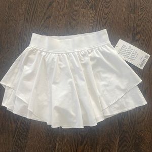 NWT white lululemon Court Rival HR skirt size 4